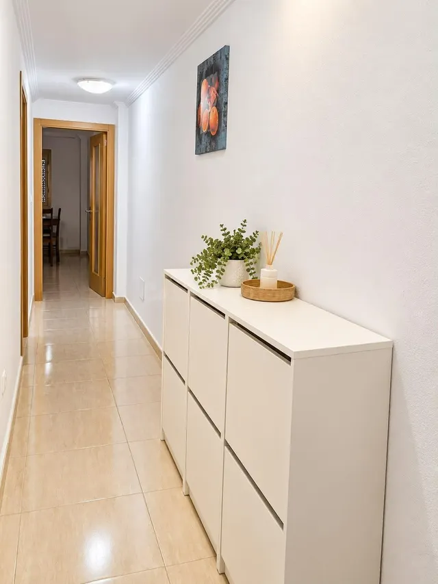 Piso luminoso de 2 dormitorios con garaje y trastero - foto 3