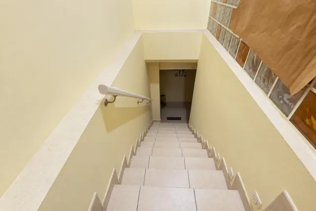 Local comercial 11 habitaciones 200m² en alquiler - Opañel — 12