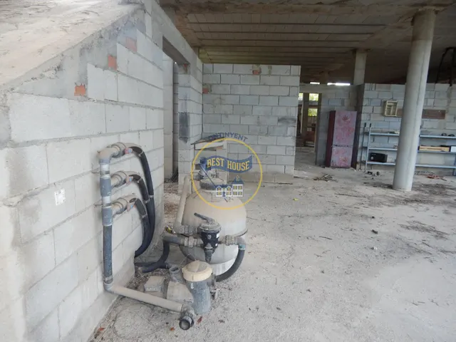 CHALET EN CONSTRUCCIÓN. ALBAIDA. — 16