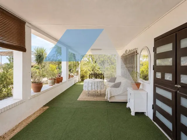 Chalet con gran parcela y múltiples posibilidades en Los Girasoles — 4