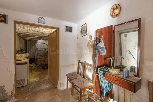 CASA PARA REFORMAR, MÁS TERRENO DE 250M2 — 4