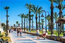 VENTA DE CASA EN TORREMOLINOS ( MALAGA ) + 2 GARAJES Y TRASTERO — 3