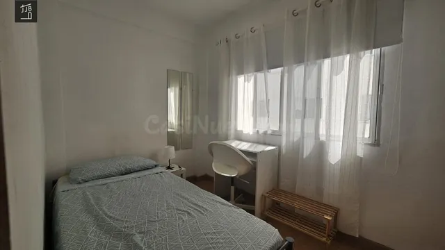 Alquiler de una habitación* en piso compartido* en Somosierr - foto 3