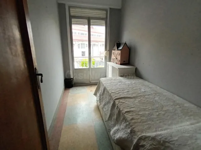 Casa en Teis con locales y vivienda para reformar - foto 5