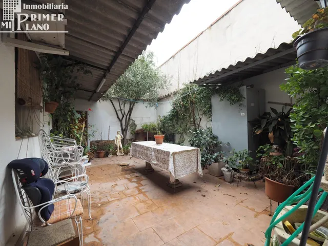 Amplia Casa en el Corazón de Tomelloso con Estilo y Comodida - foto 3