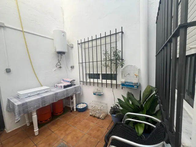 UNIFAMILIAR EN PLANTA BAJA CON TRES PATIOS, AZOTEA Y GARAJE LISTA PARA ENTRAR A VIVIR — 12
