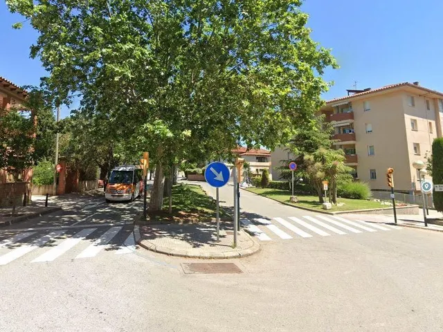 Amplio local alquilado para inversores en zona Bóbiles de Piera — 19
