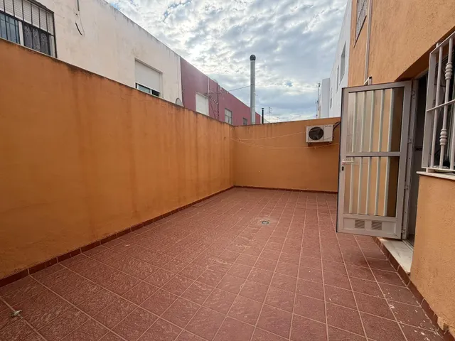 DÚPLEX ADOSADO EN SAN ISIDRO – 4 DORMITORIOS, GARAJE — 14