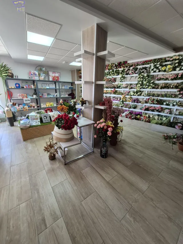 SE VENDE DOS LOCALES COMERCIALES EN ZONA EL PORTICHUELO — 5