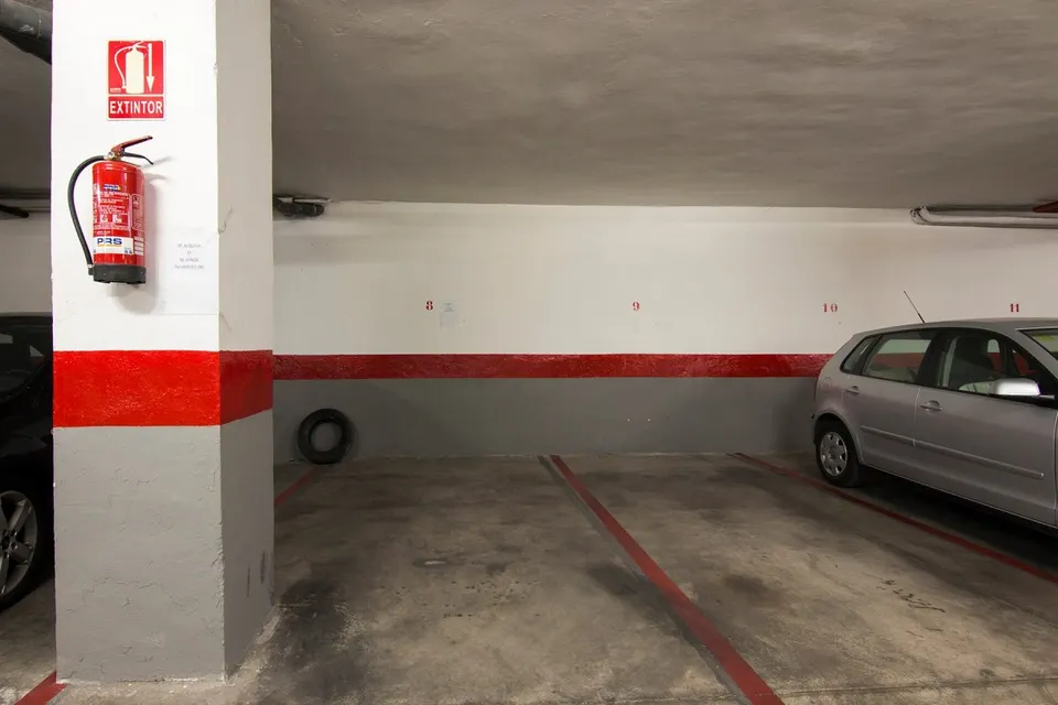 Plaza de garaje en camino de Ronda, junto Gimnasio Yo10