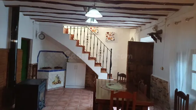Casa con cuatro dormitorios en Doña Inés, totalmente reforma - foto 2