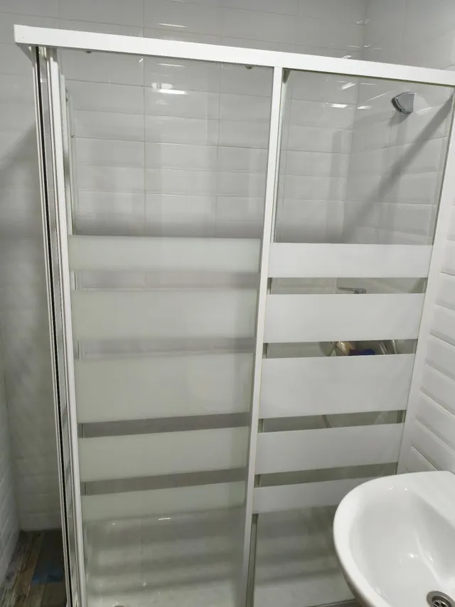 «dos viviendas en una, a 50 metros del mar, en plena calle mayor de Garrucha» — 8