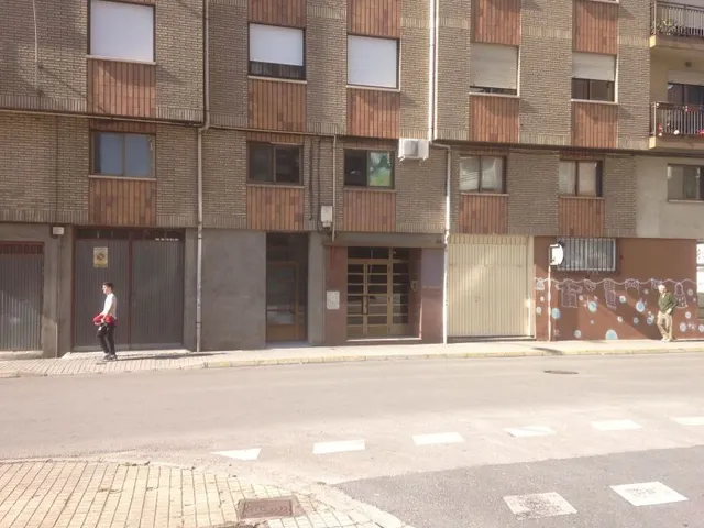 OFICINA DE ALQUILER ZONA ALTA — 11