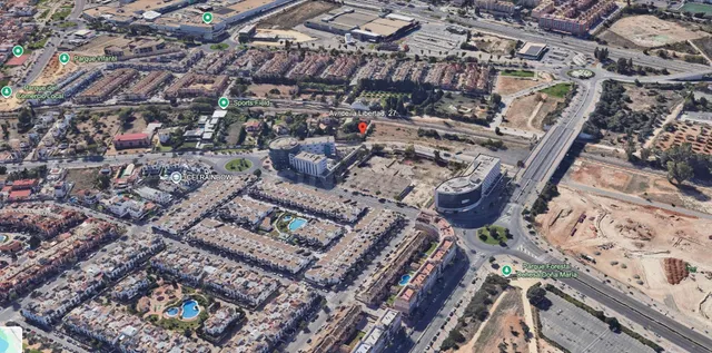 Parcelas urbanas con proyecto y licencia en Dos Hermanas - foto 3
