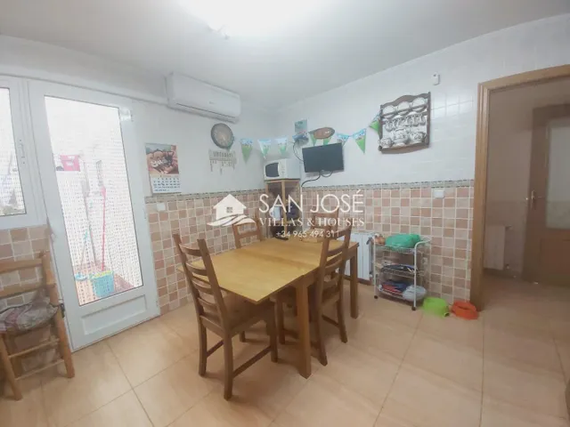 SE VENDE CASA DE UNA PLANTA EN MUY BUEN ESTADO EN HONDON DE  - foto 4