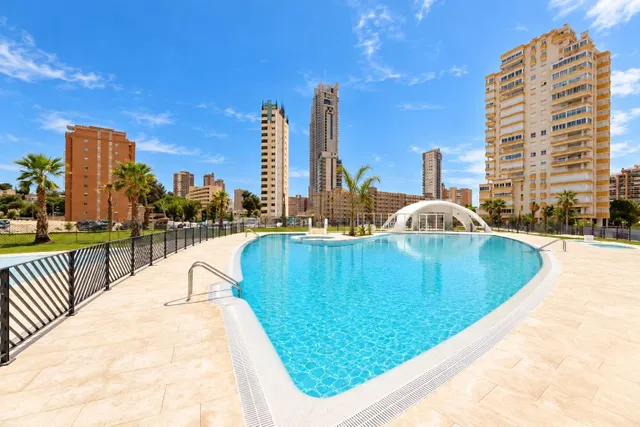 Apartamento de 2 dormitorios listo para entrar a vivir en Playa de Poniente(Benidorm) — 21