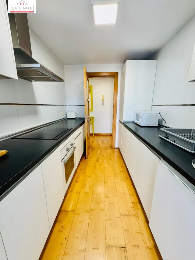 VIVIENDA 2 DORMITORIOS GARAJE Y TRASTERO CERCA DEL CENTRO — 12