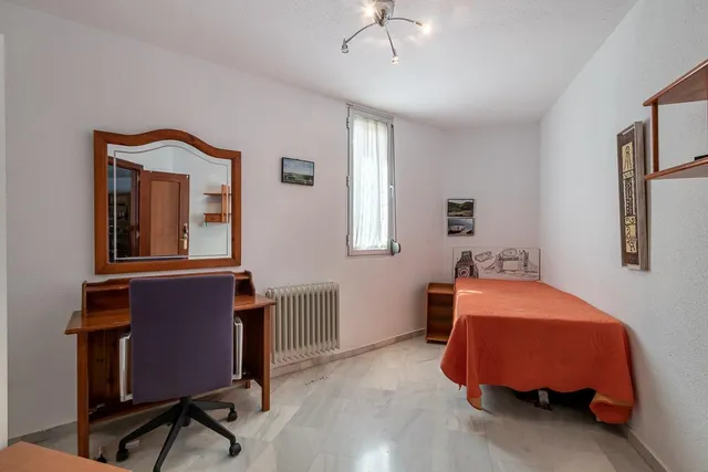 ¡¡Fantástico piso de 7 habitaciones en Bola de Oro!! — 31