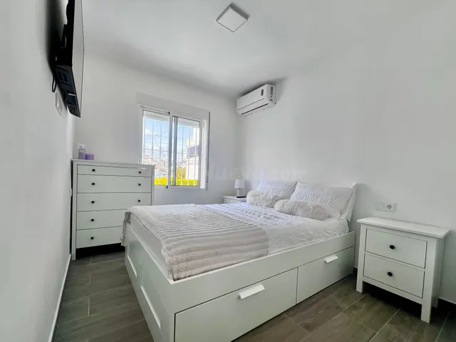 Villa de 5 dormitorios y 4 baños en San Miguel de Salinas (Alicante) — 21