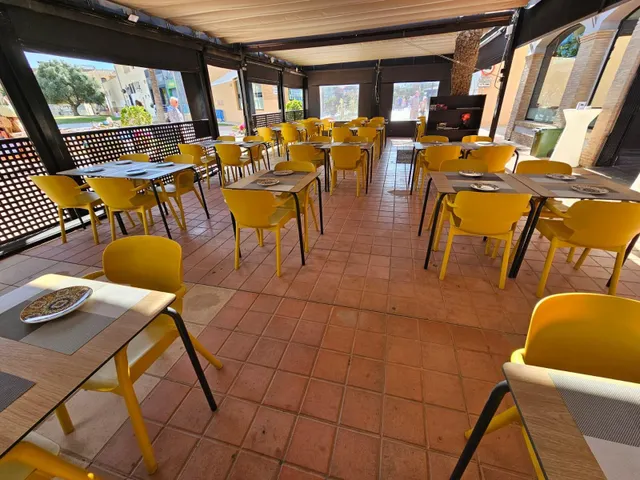 TRASPASO DE RESTAURANTE EN LOS ALCÑZARES. — 9
