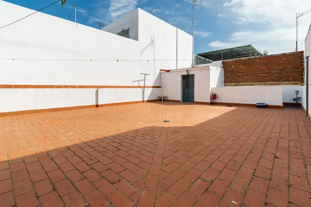 CASA DE UNA PLANTA EN BDA LA MILAGROSA — 22