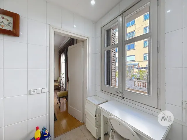 Amplio Piso en Sant Gervasi - La Bonanova, Ideal para Reformar — 43