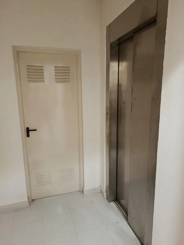 Local de grandes dimensiones en la Plaça Major de Manresa — 29