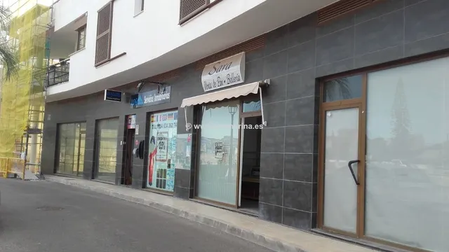 Local comercial en el centro urbano de Els poblets