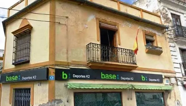 PISO EN PLANTA ALTA + LOCAL COMERCIAL - foto 2