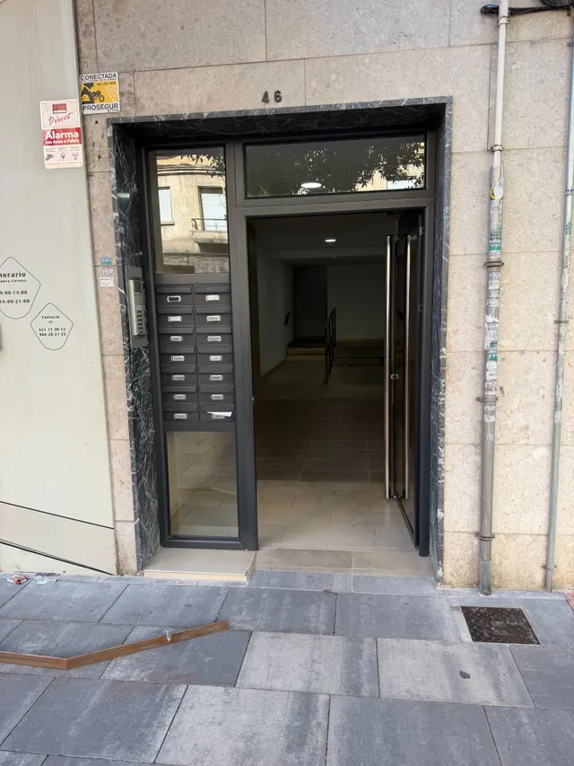 PISO CON ASCENSOR, 4 DORMITORIOS, 2 BAÑOS, COCINA 19 M2 CON  - foto 2
