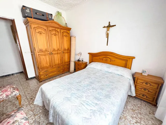 Casa con gran potencial y parcela de 225 m2 en el centro de Los Montesinos — 15
