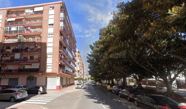Exclusiva vivienda de 4 dormitorios con garaje en una de las