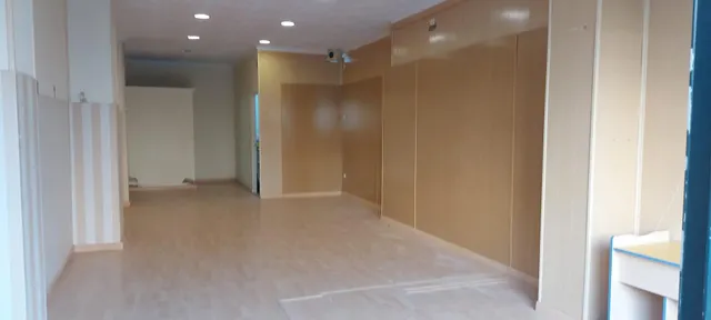 LOCAL COMERCIAL EN ALQUILER ZONA SANTA MARINA — 6