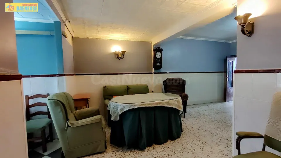 CASA EN VENTA CON COCHERA