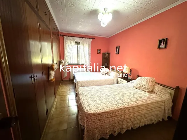 Amplia casa a la venta en Font de la Figuera (Valencia) — 30