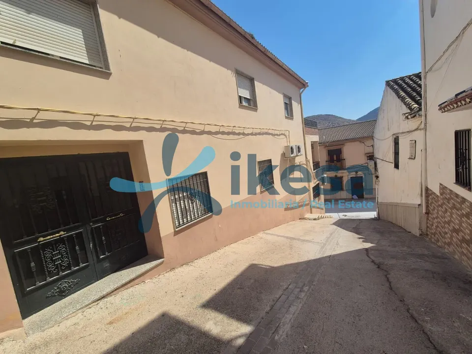 Venta de Piso en Calle Colomera (Granada)