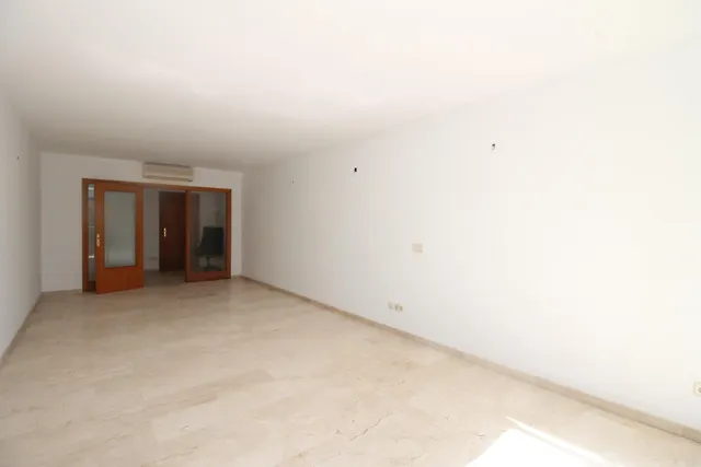 PLANTA BAJA CON JARDIN , GARAJES, TRASTERO Y PISICINA COMUNITARIA JUNTO A MARIVENT — 9