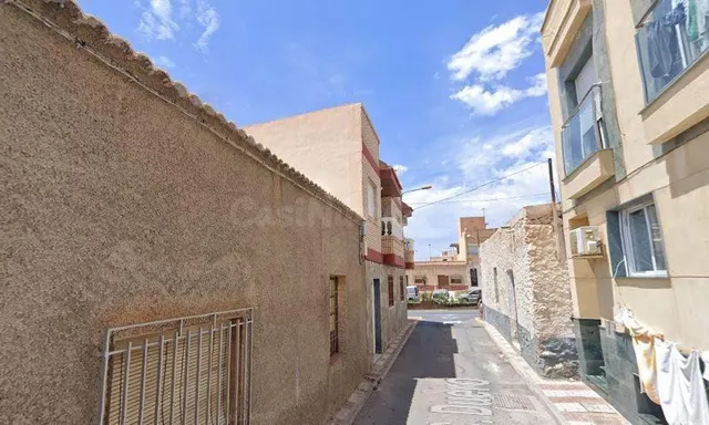SE VENDE LOTE DE 5 PISOS + 2 TRASTEROS OKUPADOS en Calle SAN - foto 4