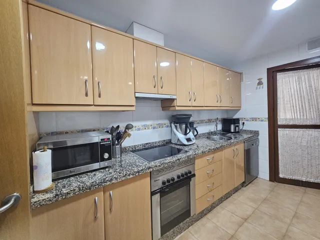 Amplio piso de 3 dormitorios con terraza, garaje, trastero y piscina en Mijas Costa — 27