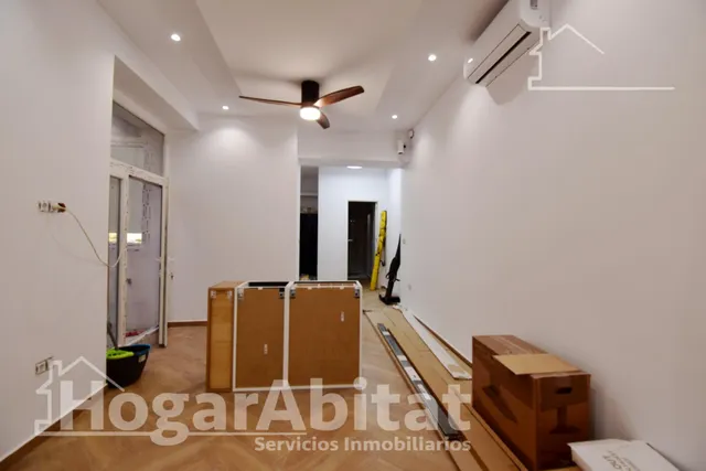 ESPACIOSA CASA SEMIRREFORMADA CON TERRAZA — 32