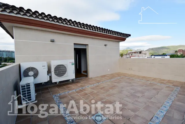ESPECTACULAR CHALET CON PISCINA, GARAJE, TERRAZA Y ASCENSOR — 18