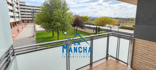 *950€ al mes* inmobiliaria la mancha alquila piso facultad de medicina de Albacete — 10