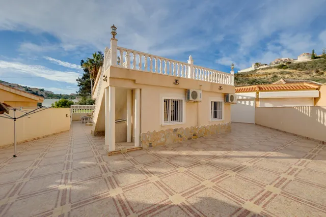 MAGNIFICO CHALET INDEPENDIENTE CON PISCINA PRIVADA Y VISTAS AL CAMPO DE GOLF EN CIUDAD QUESADA — 6