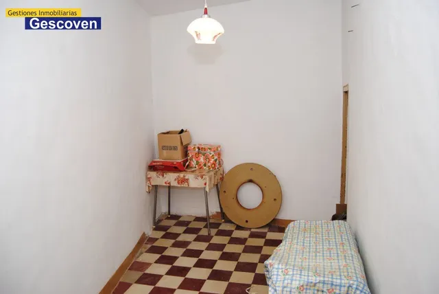 VIVIENDA CÉNTRICA CON AMPLIAS POSIBILIDADES — 14