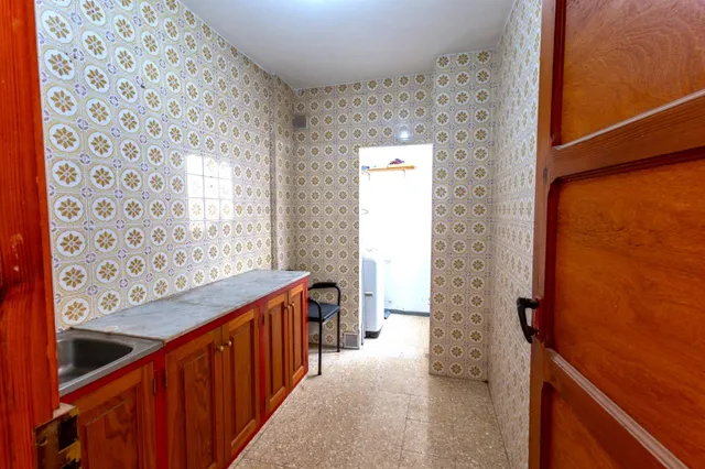Edificio con balcones y terrazas en venta en Schamann — 28