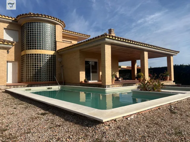 ESPECTACULAR CASA CON PISCINA — 15
