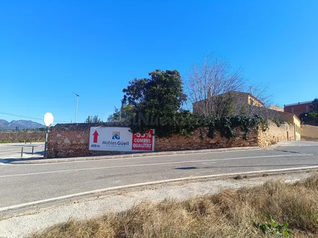 Solar urbano esquinero en el centro de Masllorenç - foto 2