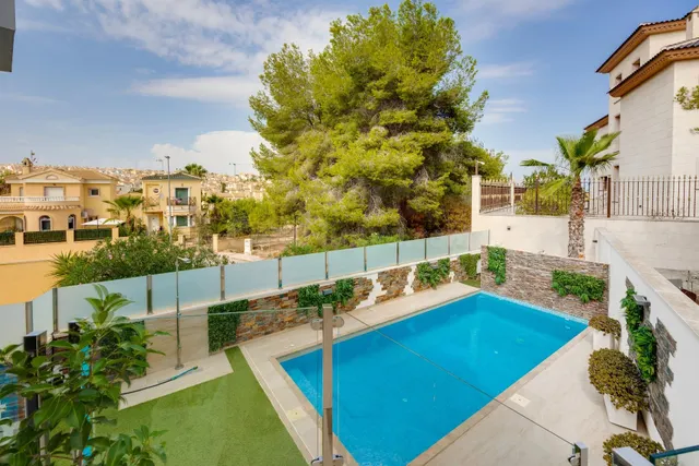 Villa de Lujo con piscina Privada - foto 3