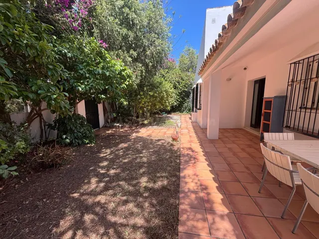 Chalet en Chiclana: amplitud, comodidad y calidad de vida — 2