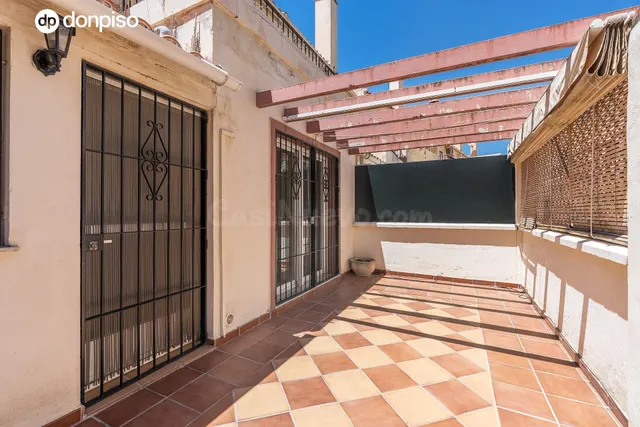 ADOSADA EN URBANIZACIÓN EN HUETOR VEGA — 3